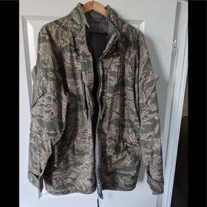Air Force issue gortex camo jacket XL